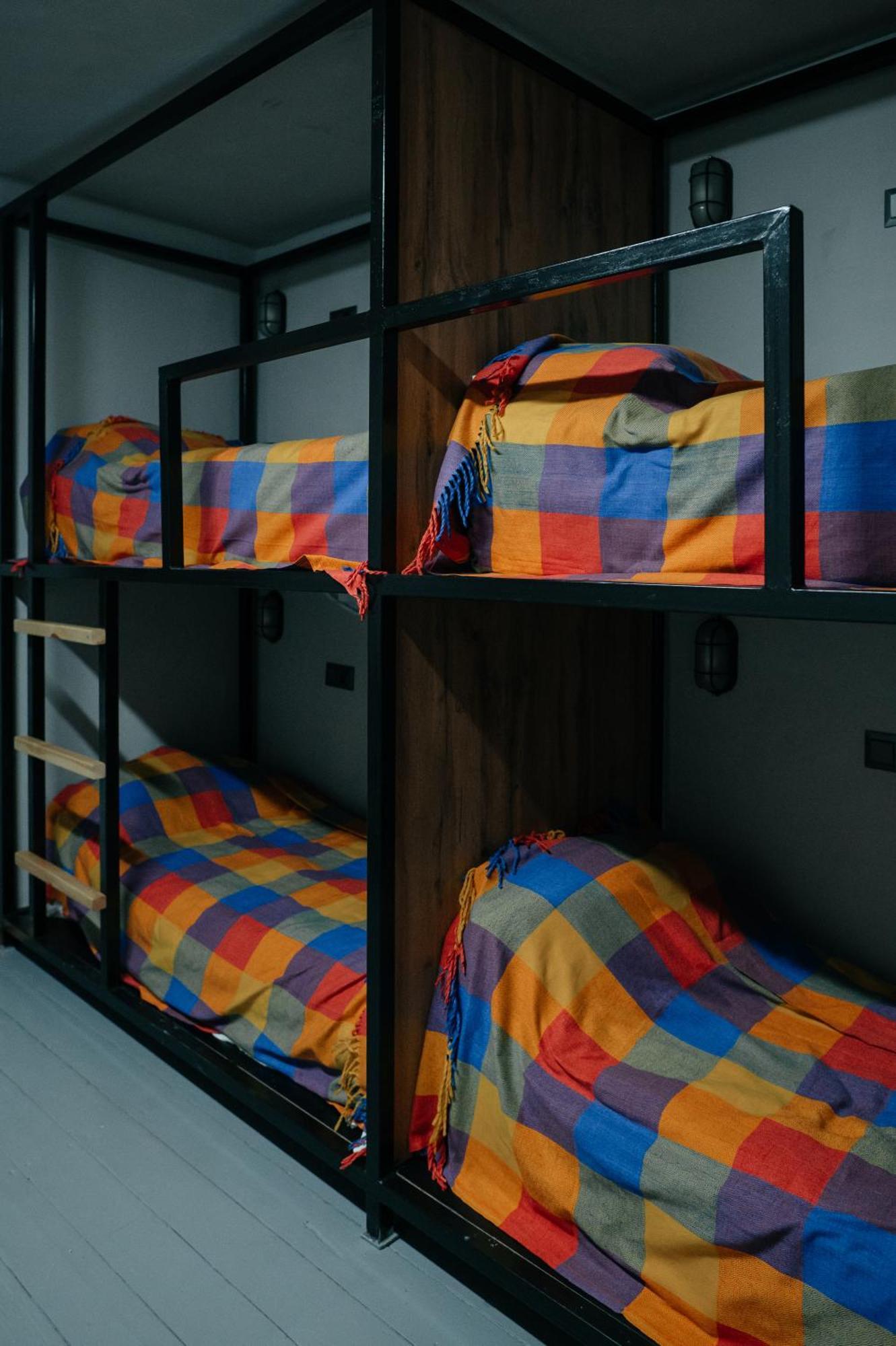Mine Hostel Dzhergalan Jyrgalan エクステリア 写真