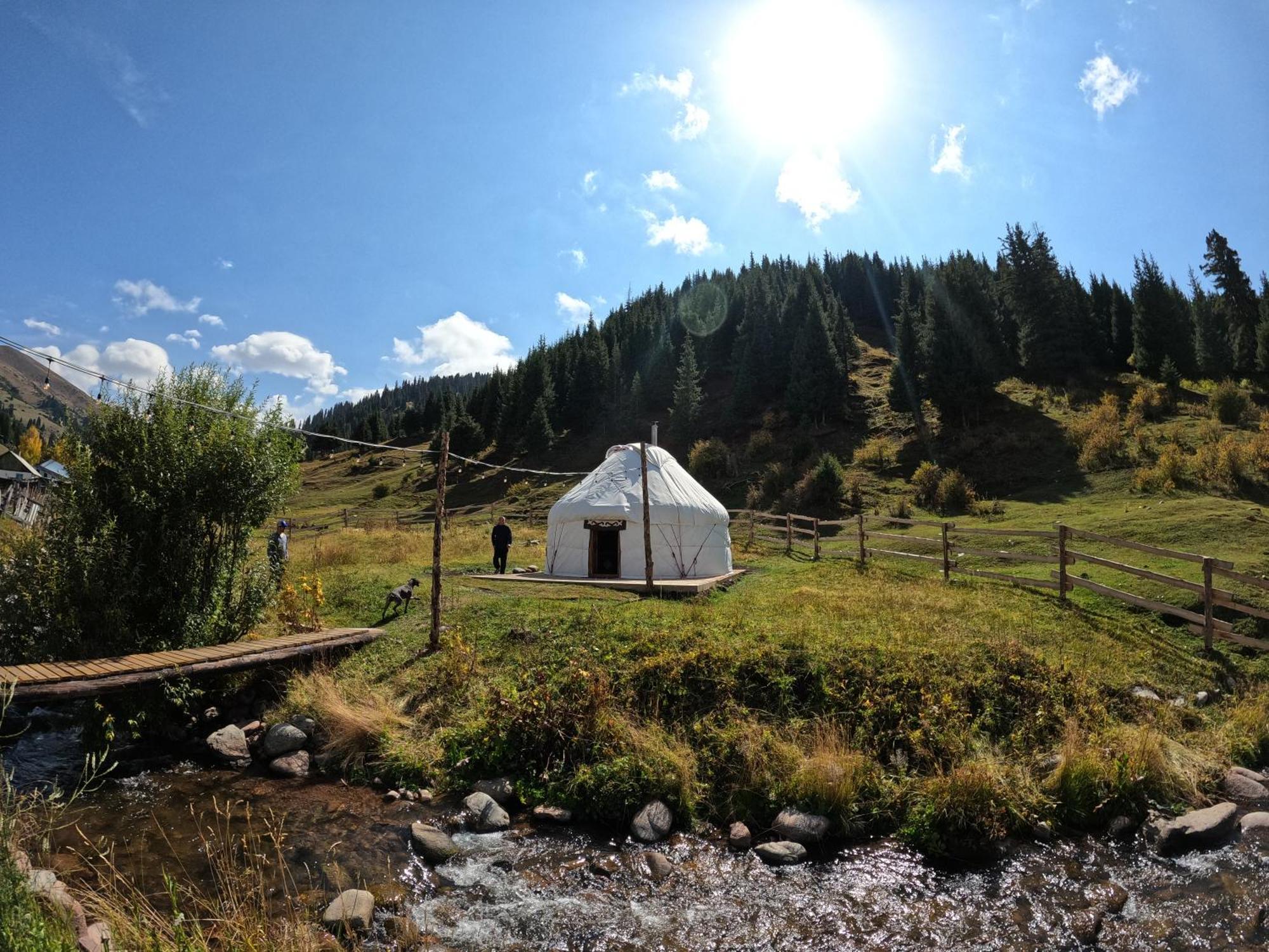 Mine Hostel Dzhergalan Jyrgalan エクステリア 写真