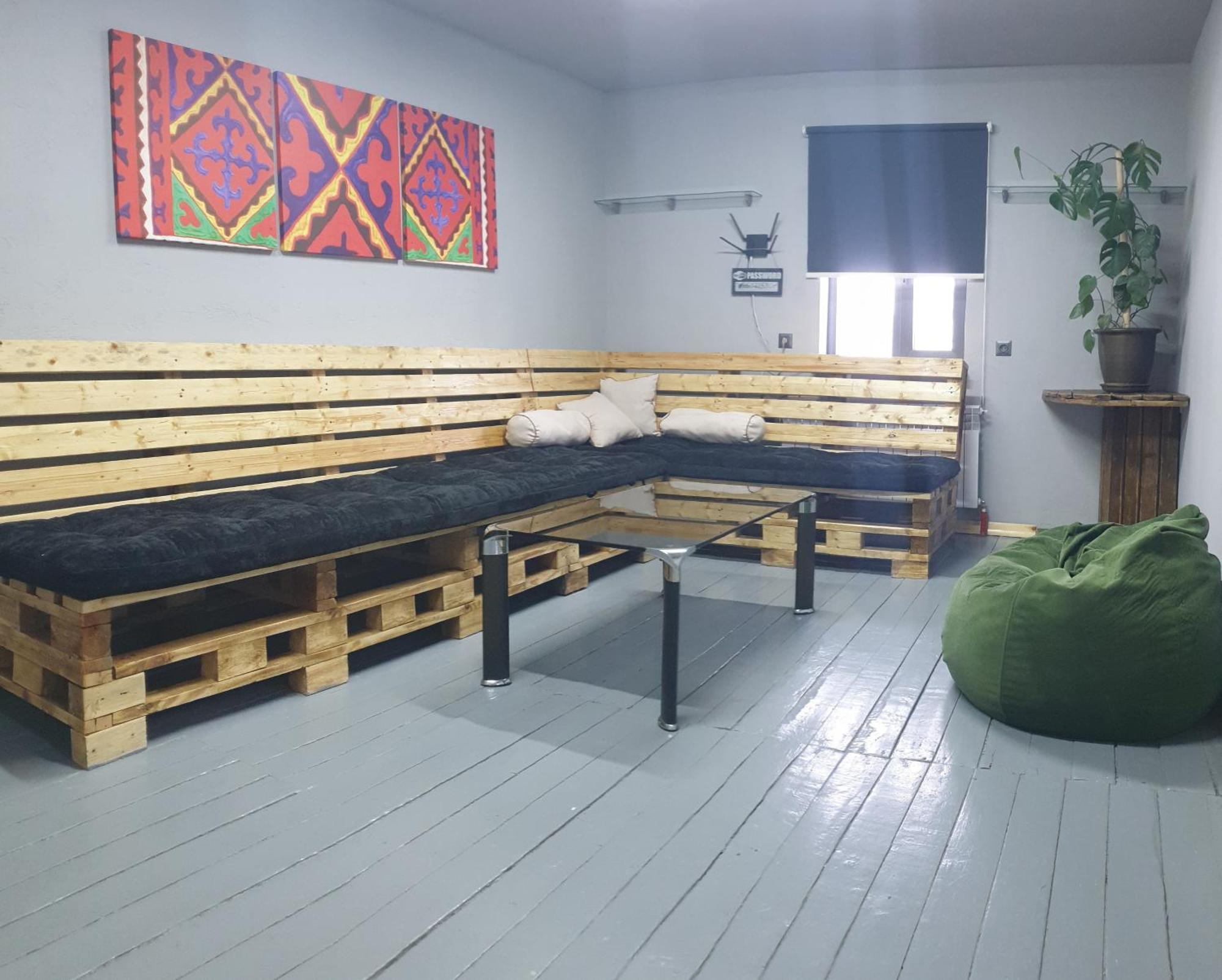 Mine Hostel Dzhergalan Jyrgalan エクステリア 写真
