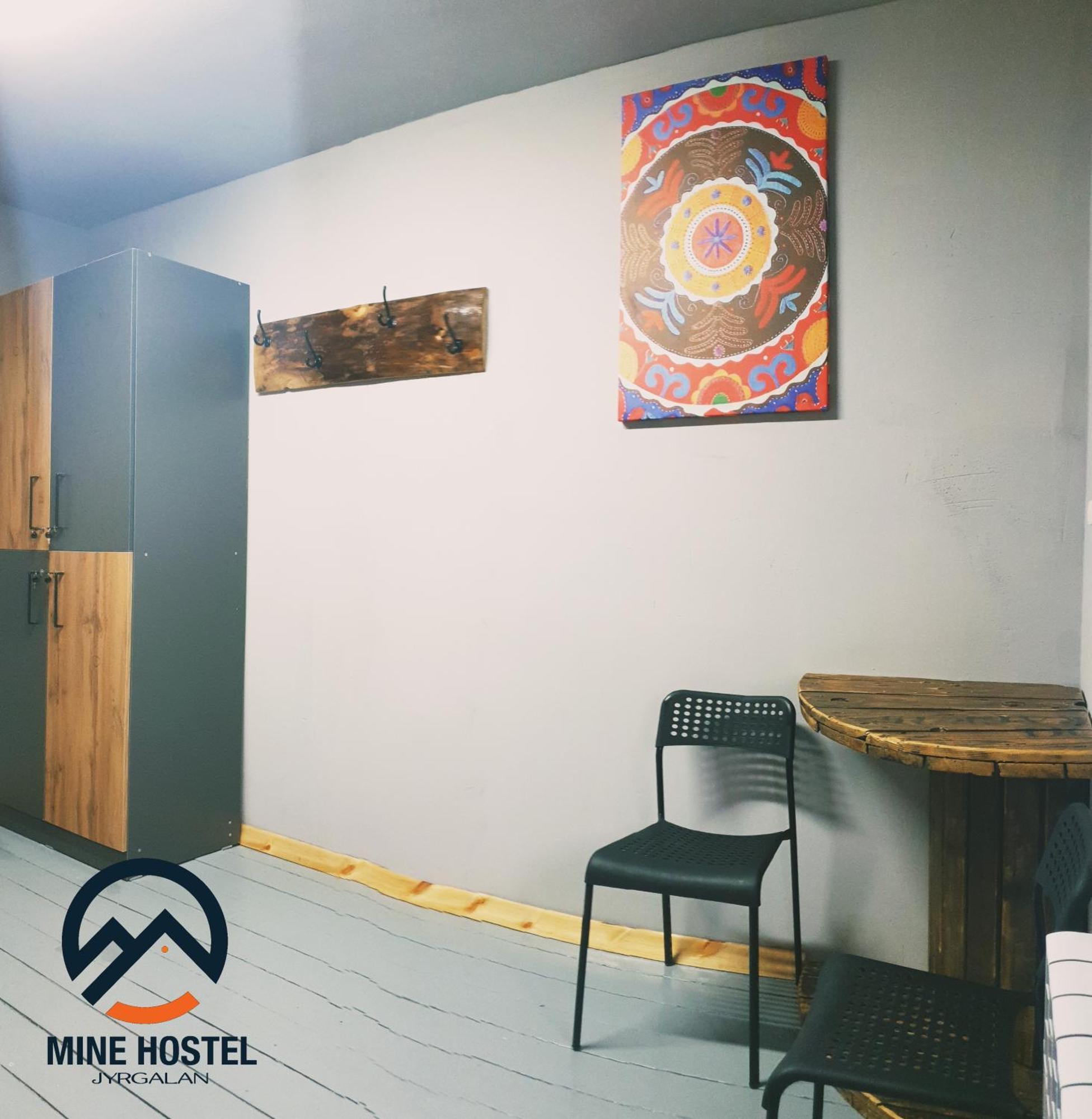 Mine Hostel Dzhergalan Jyrgalan エクステリア 写真