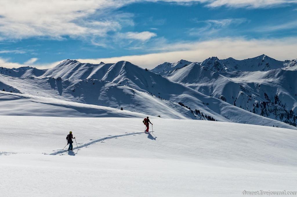 Mine Hostel Dzhergalan Jyrgalan エクステリア 写真